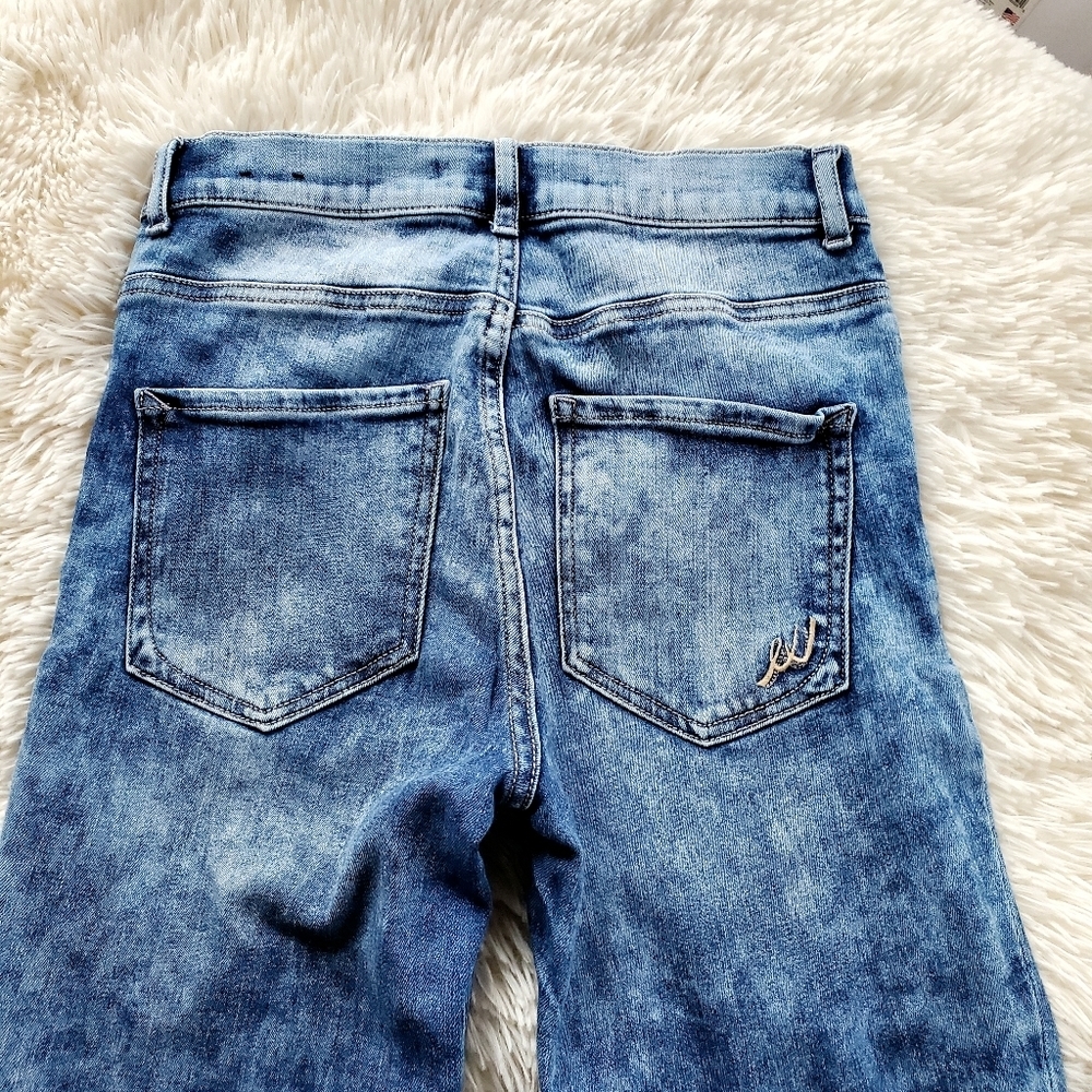 EXPRESS Faded and Destroyed Hi-Rise Jeggings - Picture 8 of 8